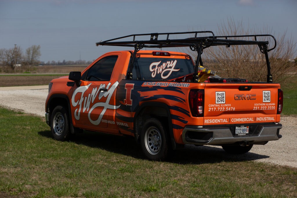 garaeg door services near you in Champaign, IL