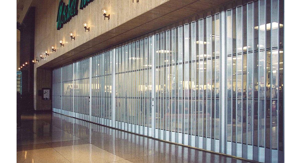 folding grilles for business entrance